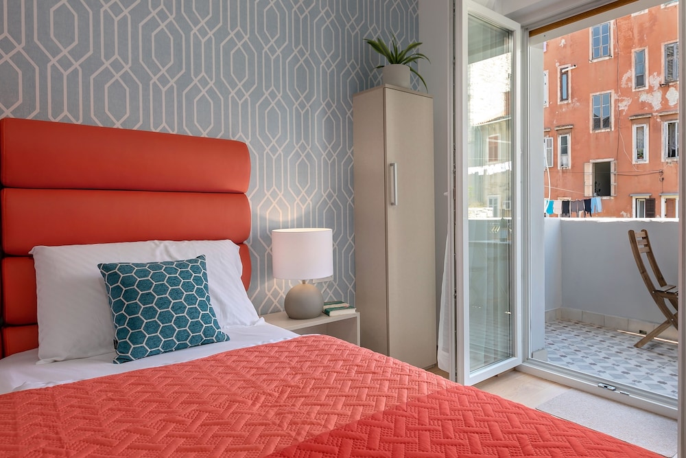 Superior Double or Twin Room, City View - Photo 4