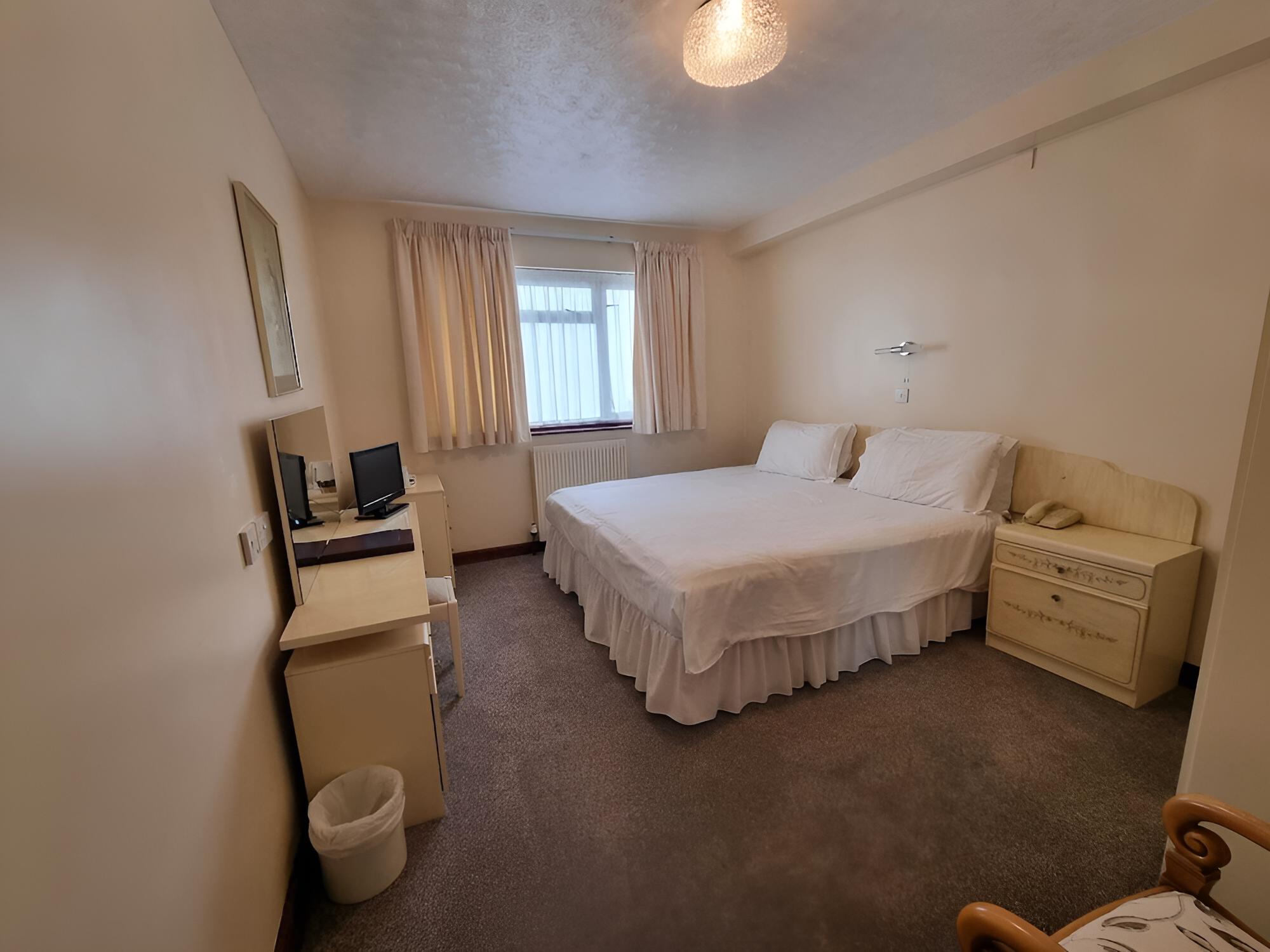 Classic Double Room, Ensuite photo 1