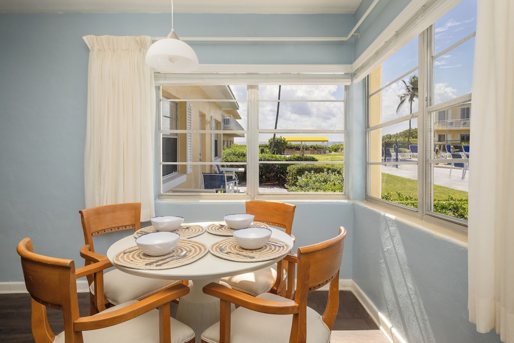 Suite, 1 Bedroom, Mobility Accessible, Ocean View (King) photo 3