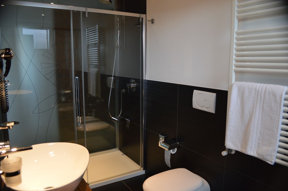 Superior Double Room Single Use photo 2