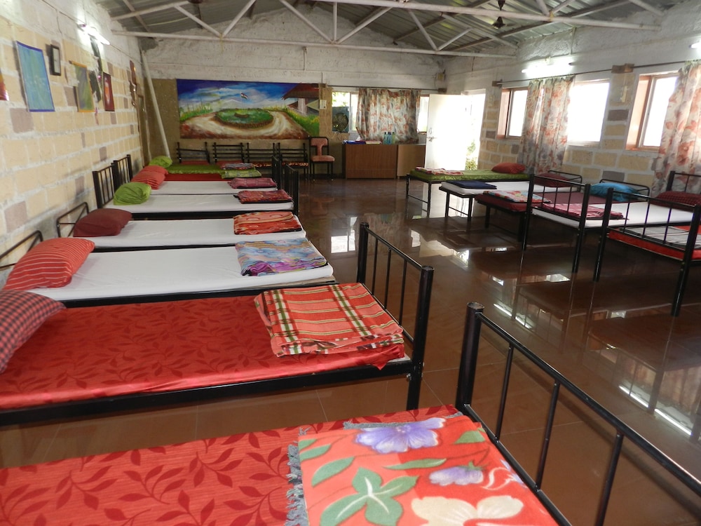Basic Shared Dormitory, 1 Twin Bed, Smoking, Mountain View photo 3