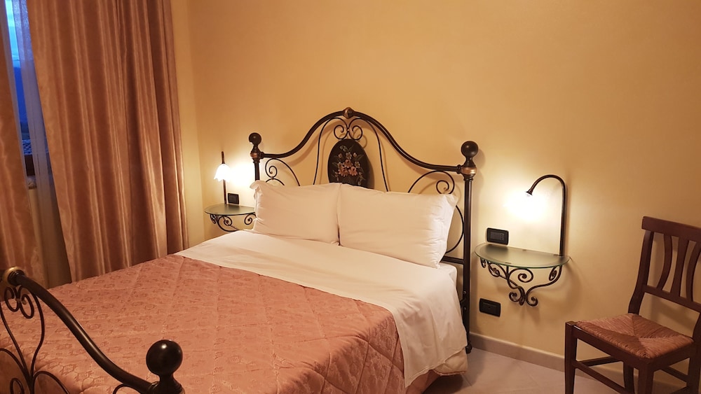 Basic Double or Twin Room photo 1
