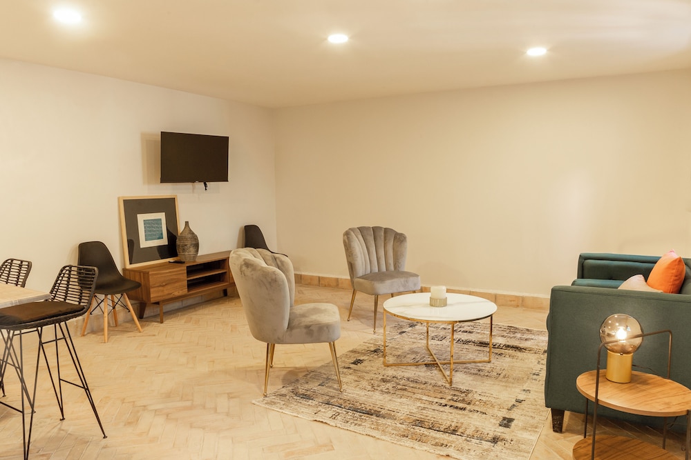 Family Apartment, 2 Bedrooms, Kitchen, City View
