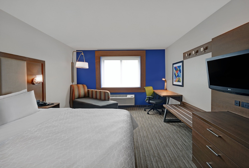 Standard Room, 1 King Bed - Photo 3