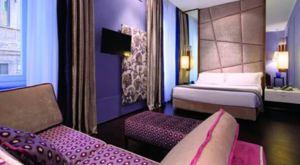 Executive Double Room (2 pax) thumbnail 6