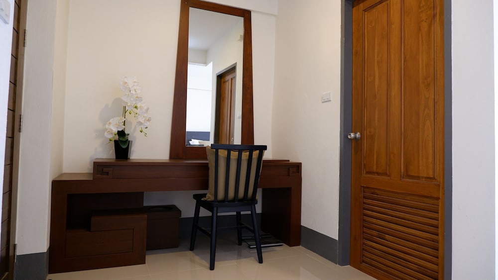 Standard Twin Room - Photo 2