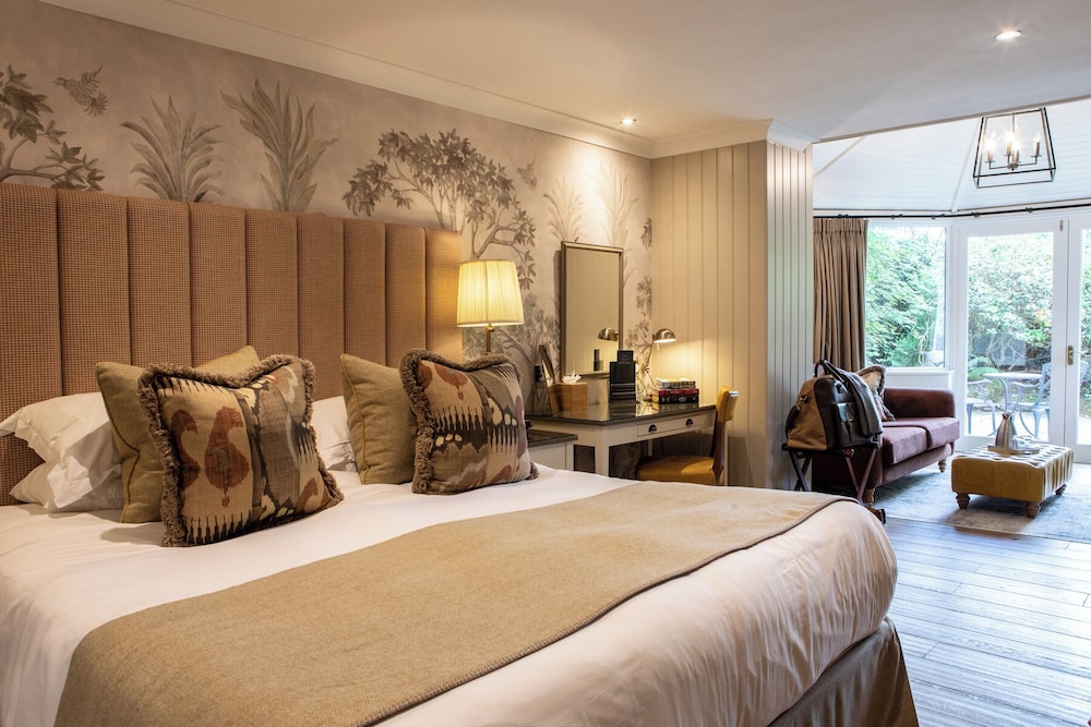 Deluxe Suite, 1 King Bed, Hot Tub photo 1