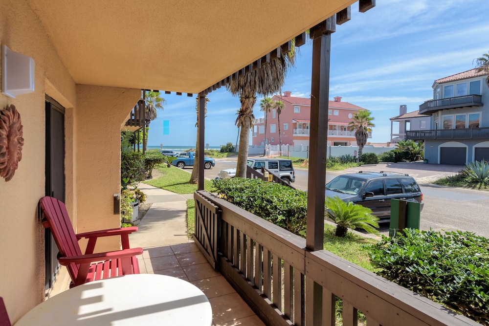 Superior Condo, 1 King Bed with Sofa bed, Partial Ocean View, Beachside photo 1