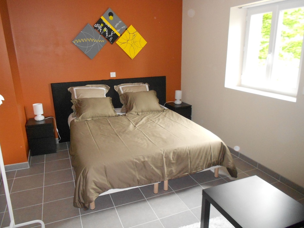 Double or Twin Room (Orange) photo 1