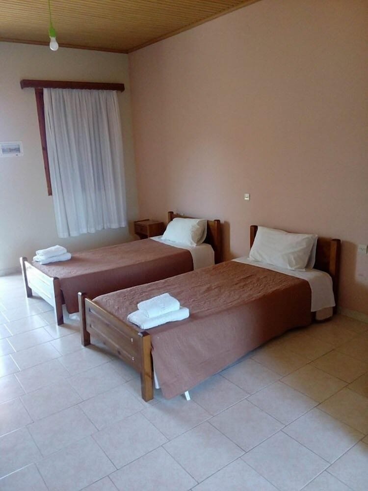 Quadruple Room (5)