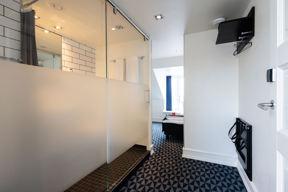 Standard Room (Bed 140 cm)