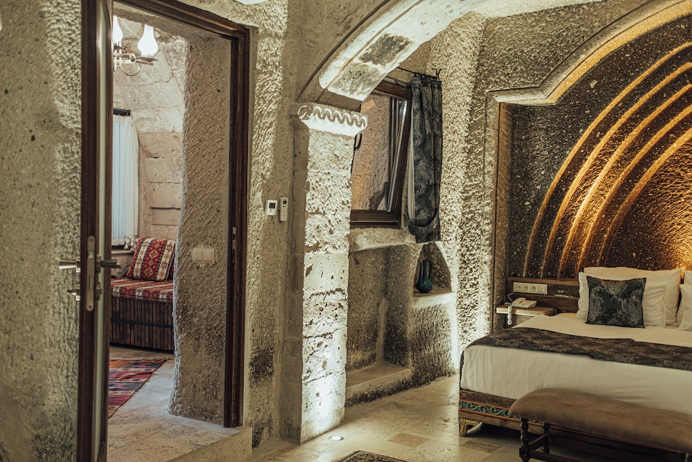Luxury Suite photo 2