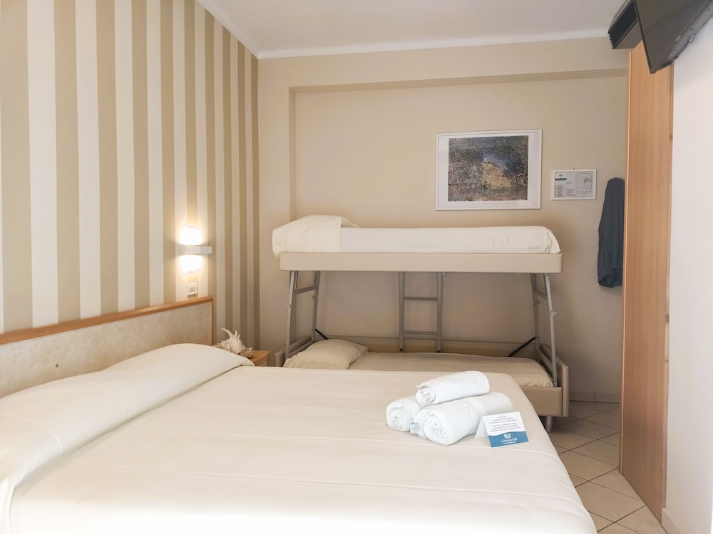 Comfort Quadruple Room