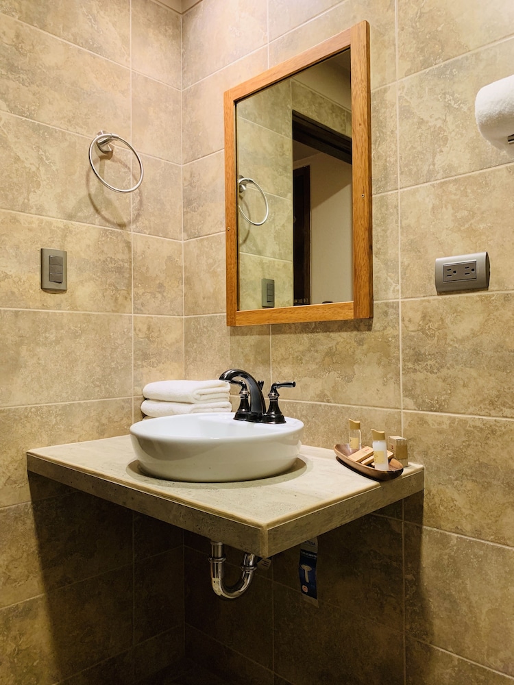Basic Triple Room photo 2