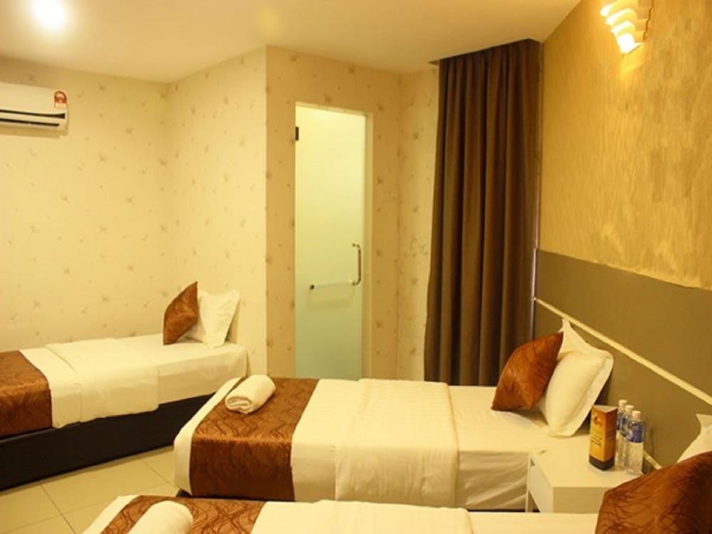 Superior Triple Room, 3 Twin Beds, Private Bathroom, City View