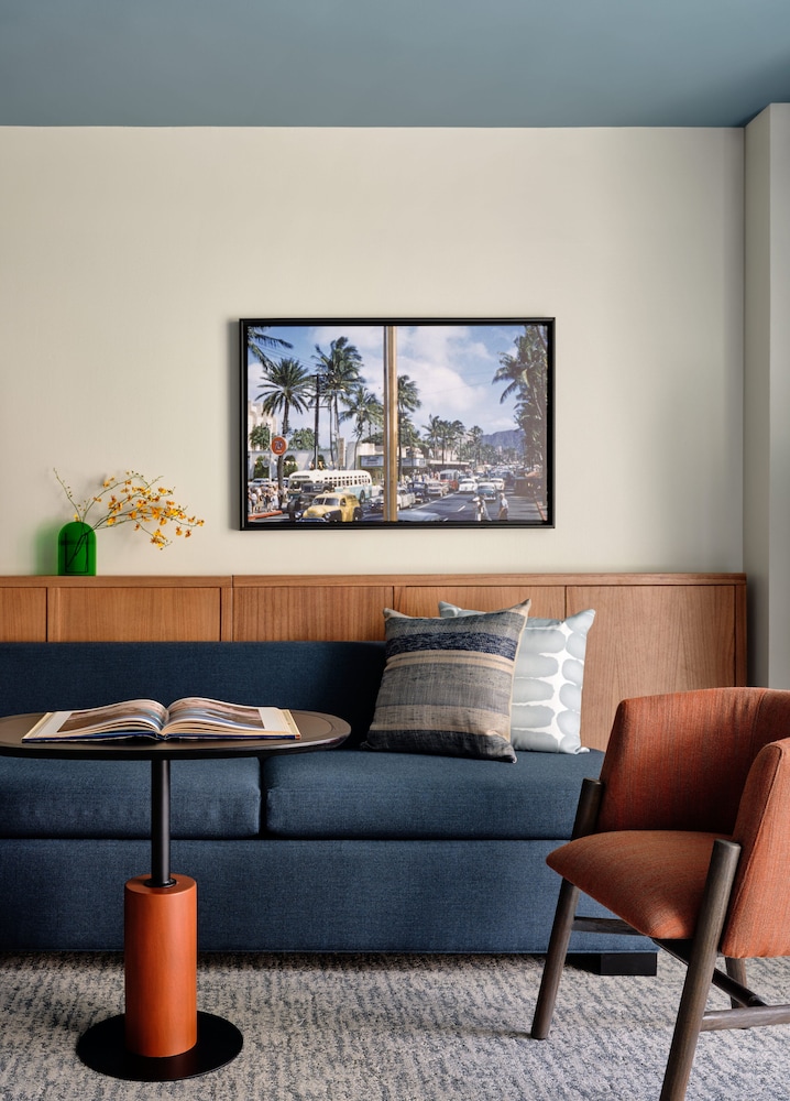 Junior Suite, Balcony (Two Queens and Sofabed) - Photo 4