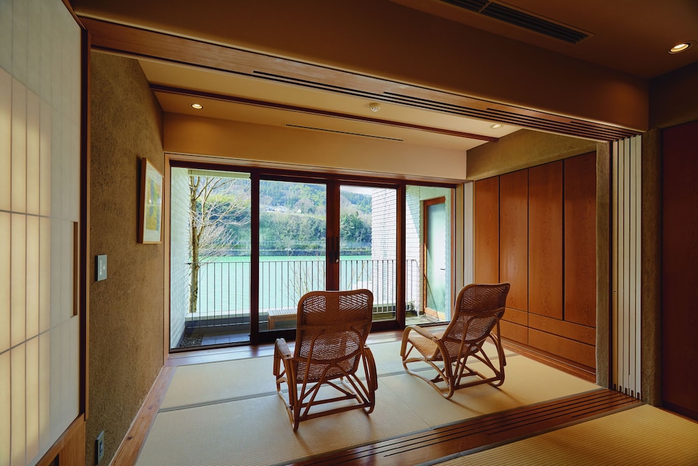 Superior Suite with Hot Spring Bath, 1 Bedroom, Non Smoking, River View (114)