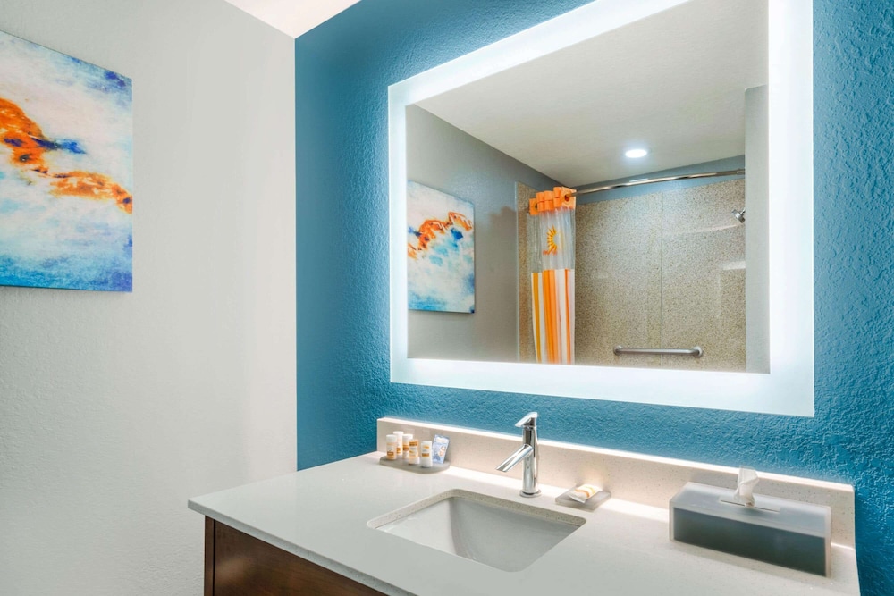 La Quinta Inn & Suites by Wyndham St. Petersburg Northeast, Φωτογραφία 5