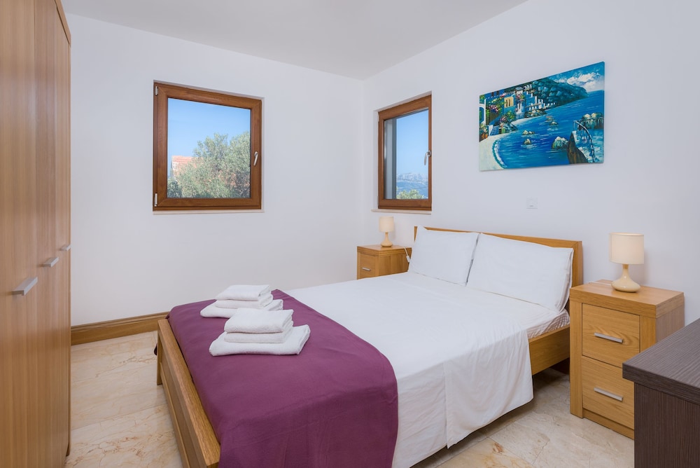 Family Apartment(Apt 303), 1 Bedroom, Balcony, Sea View