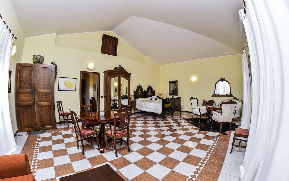 Deluxe Studio Suite photo 1
