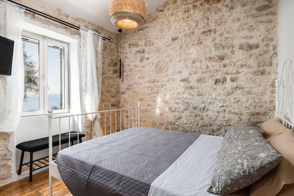 Deluxe House, 2 Bedrooms, Sea View