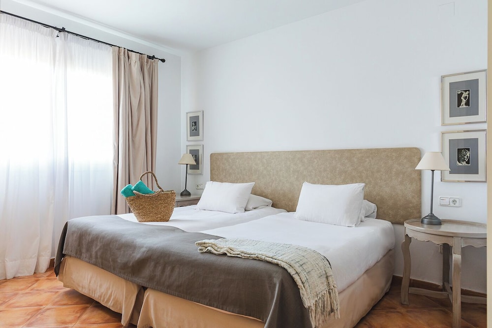 Apartment, 2 Bedrooms (2 Adults) - Photo 9
