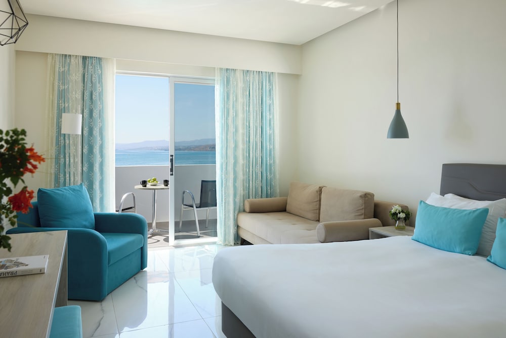 Superior Double Room, Partial Sea View