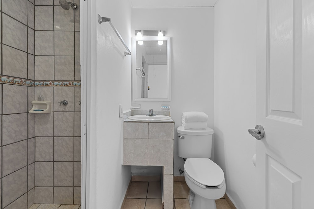 Junior Single Room, Balcony, City View