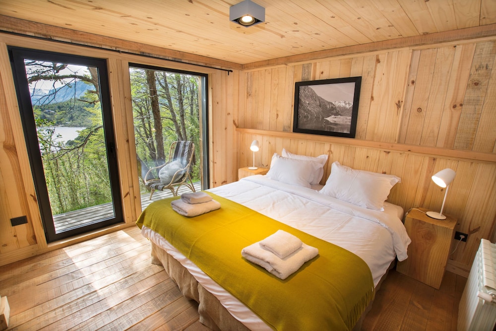 Standard Room, Balcony, Lake View photo 1