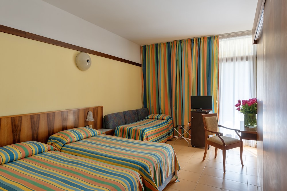 Triple Room - Photo 1