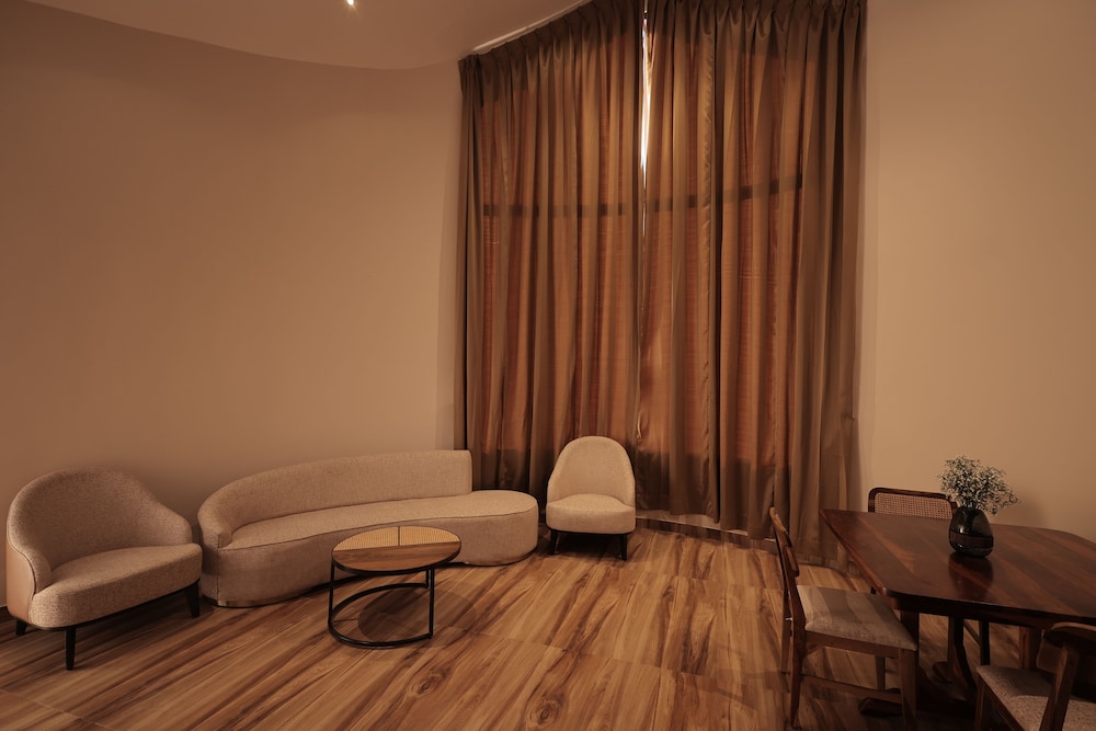 Classic Double Room, Balcony, Pool View