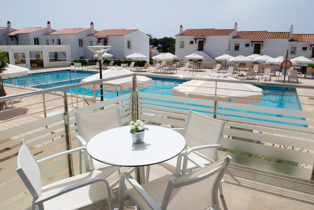 Apartment, 2 Bedrooms, Balcony, Pool View - Photo 16