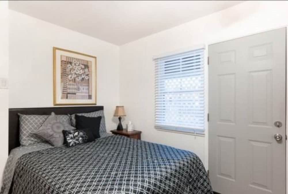 Room, Private Bathroom (Summer Leaf) photo 2