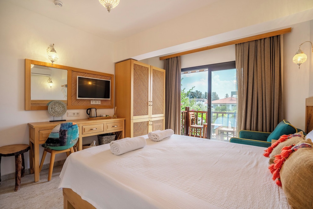 Superior Room, Garden View photo 3