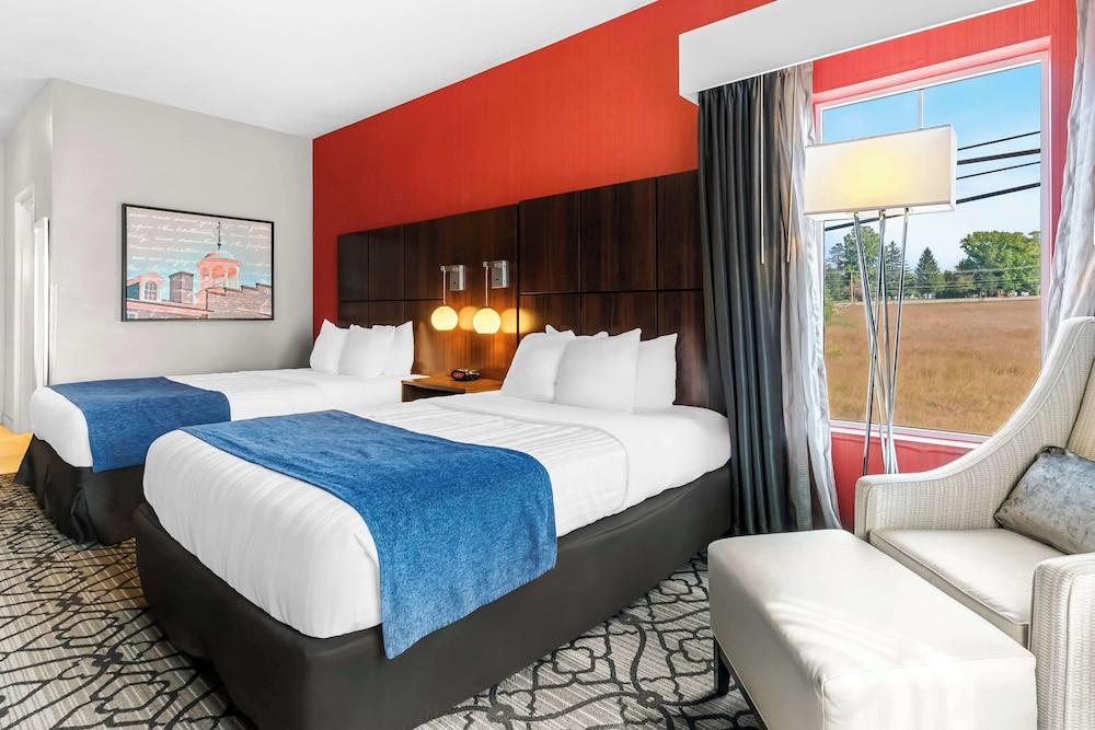 Standard Room, 2 Queen Beds, Refrigerator & Microwave - Photo 6