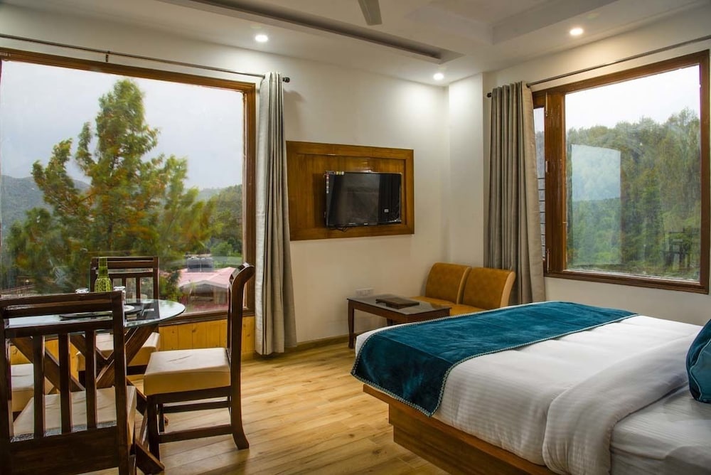 Signature Double Room, Valley View, Mountainside photo 1