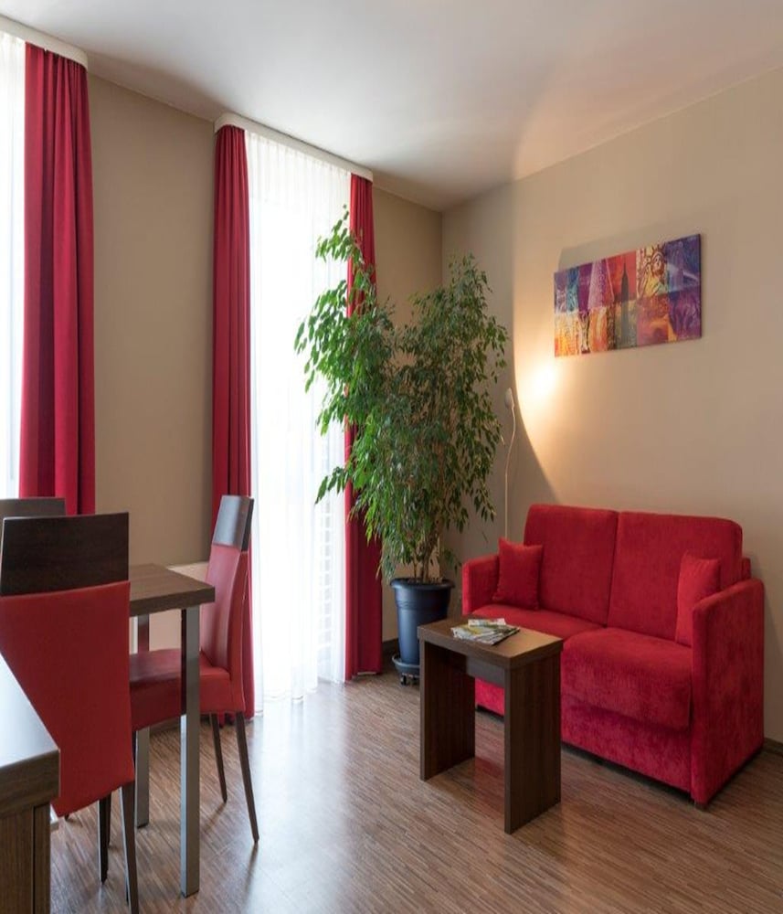 Apartment photo 3