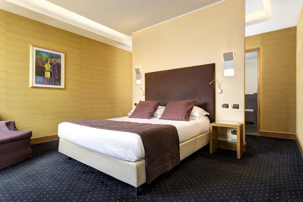 Deluxe Double or Twin Room, 1 King Bed