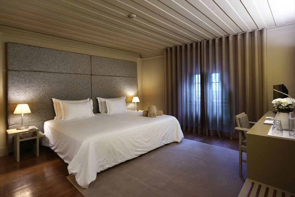 Deluxe Suite - Photo 7
