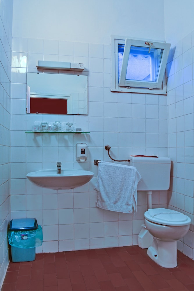 Triple Room, Park View photo 3