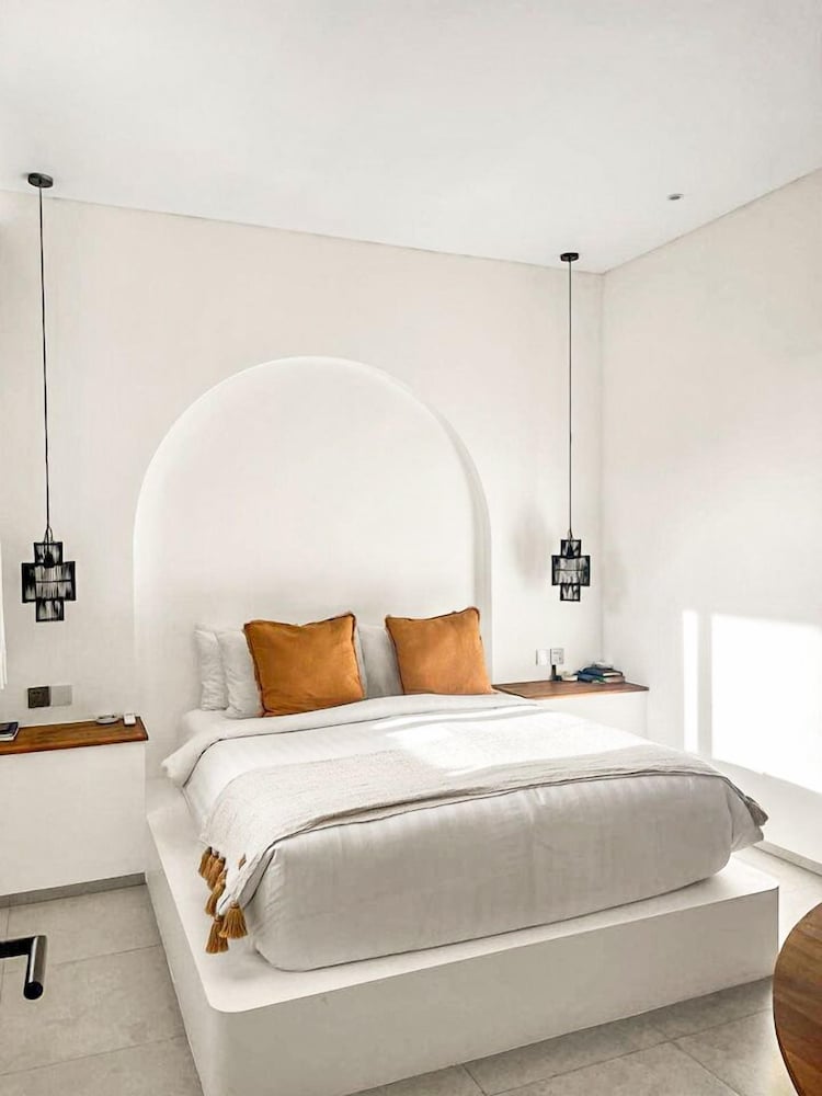 Deluxe Condo, 2 Bedrooms