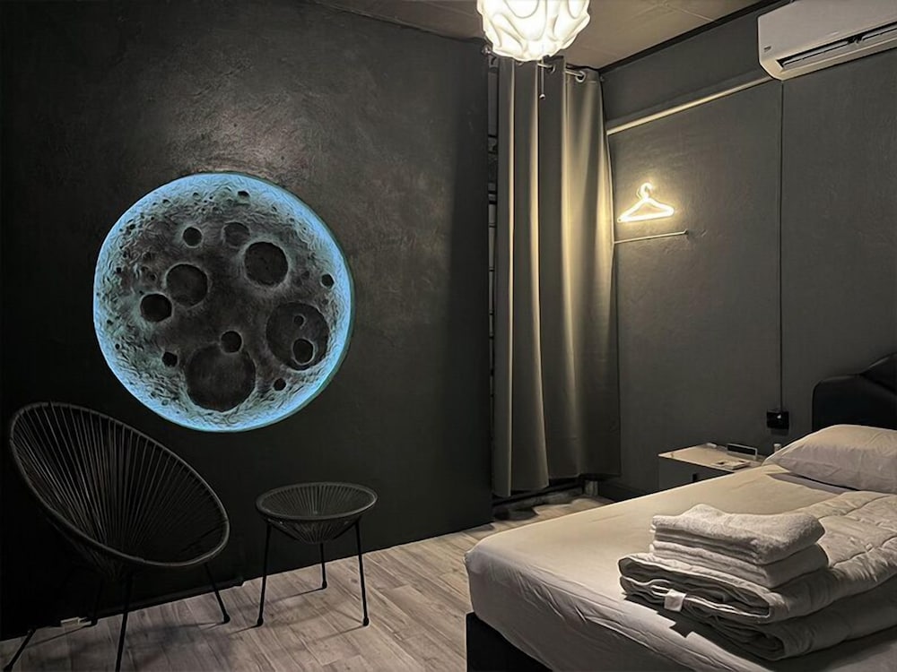 Design Single Room, 1 Bedroom, Shared Bathroom photo 1