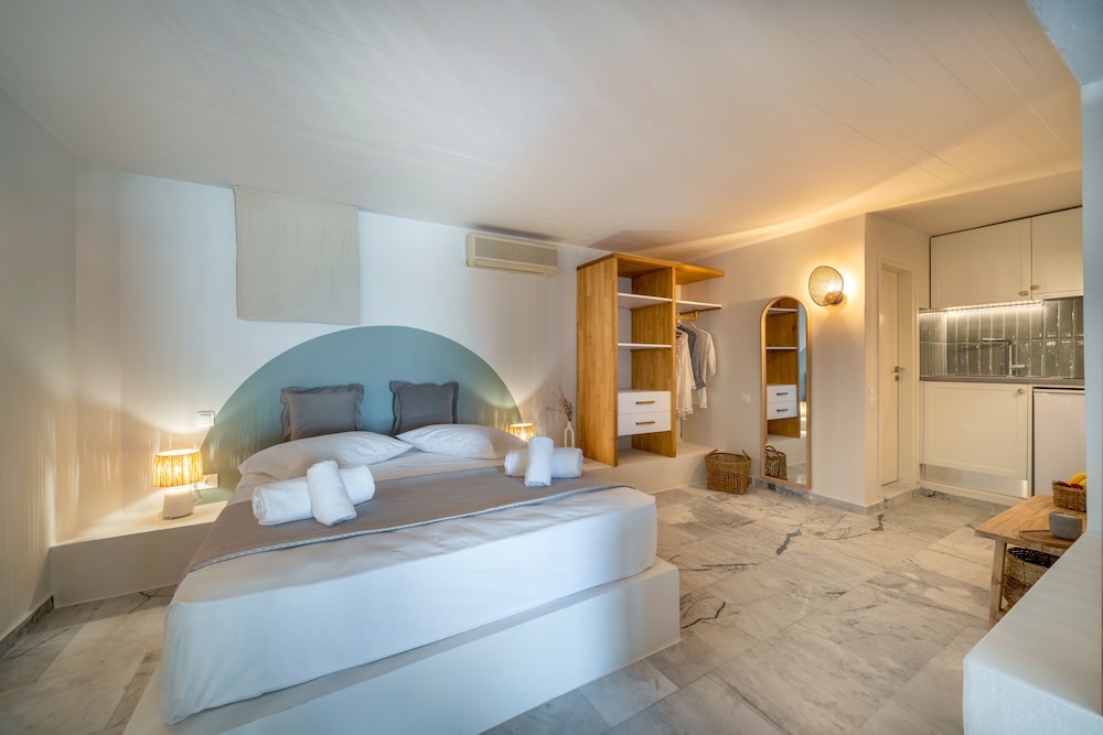 Double Room, Multiple Beds, Partial Sea View, Ground Floor (04) photo 2