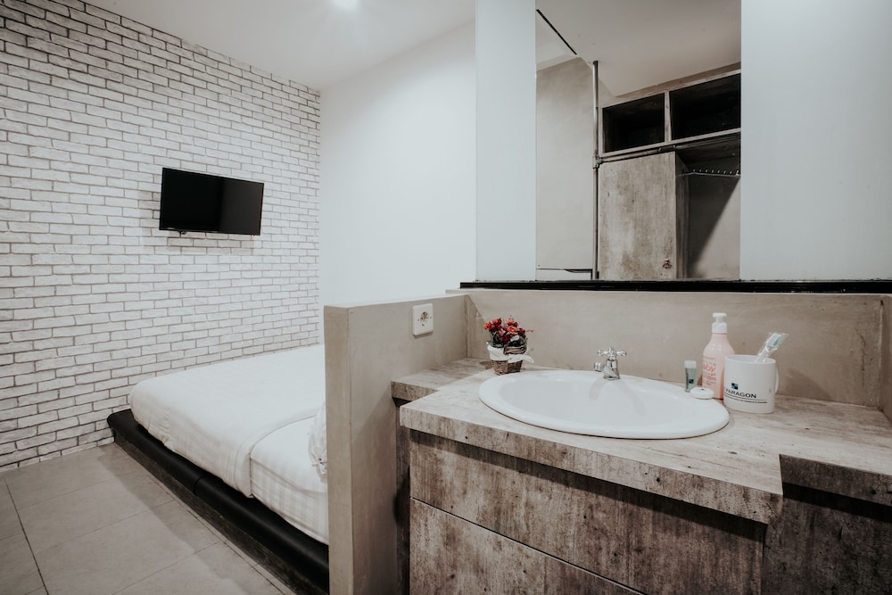 Deluxe Room - Photo 1