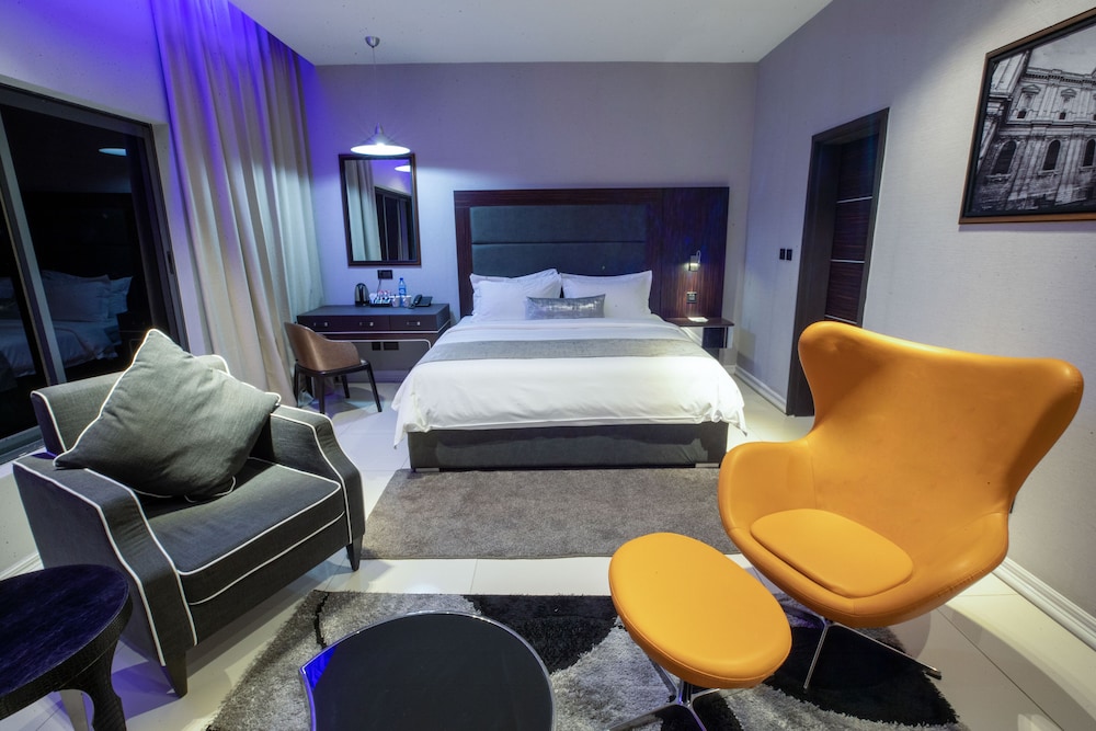 Executive Room - Photo 10
