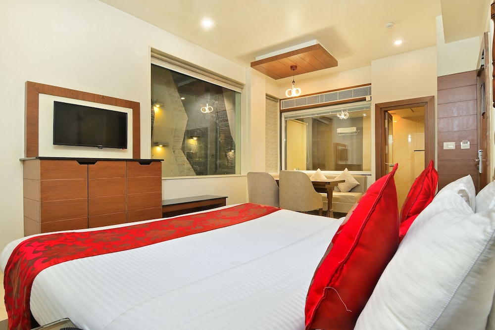 Suite Room With Bathtub photo 1