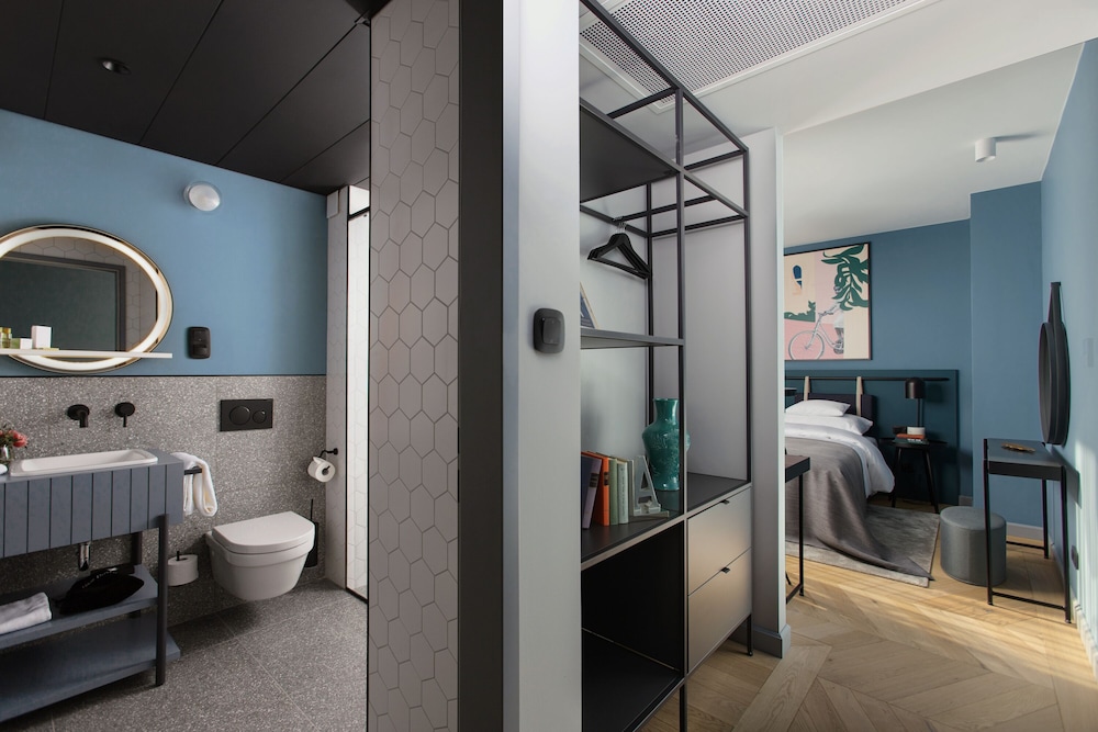 Deluxe Double Room - Photo 8