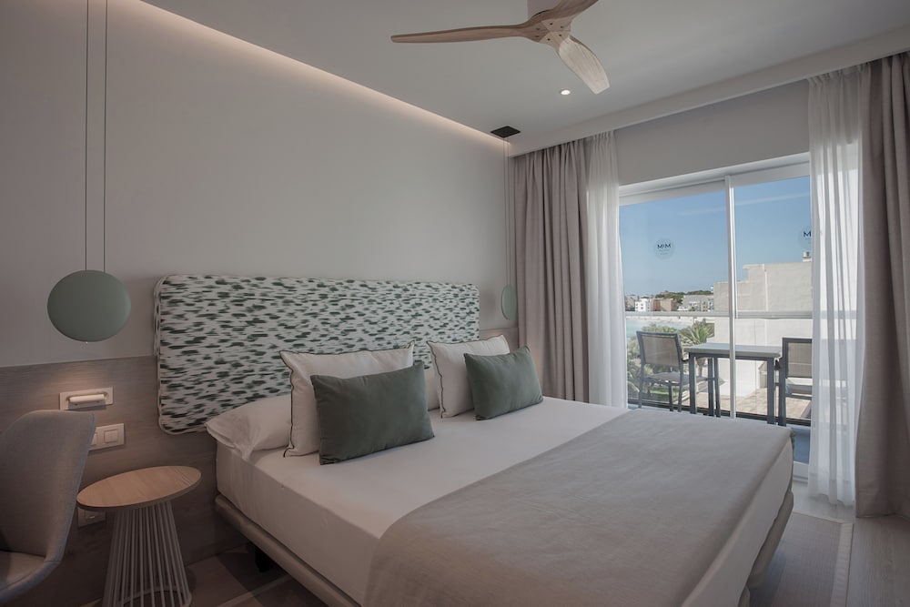 Superior Room, Partial Sea View