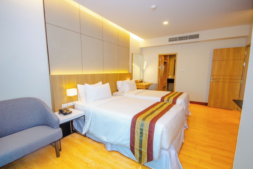 Junior Twin Room, Balcony, City View