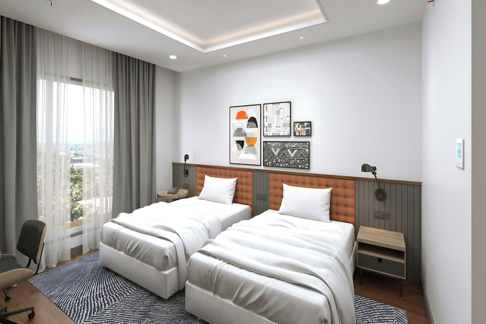 Deluxe Room, 2 Twin Beds, Balcony (City View) photo 2
